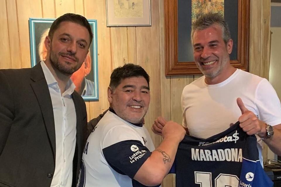 Maradona le juró fidelidad a Gabriel Pellegrino, el presidente que llevó a Gimnasia.