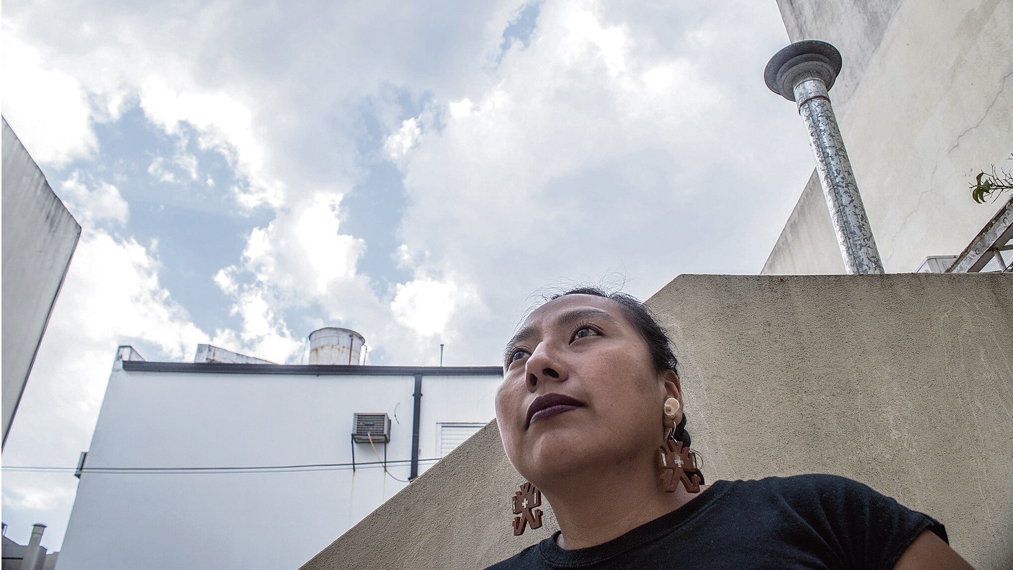 Mare sostiene que "la felicidad la elegimos y la lucha de las comunidades se ha dado desde la fiesta, pero desde reconocer los dolores también".