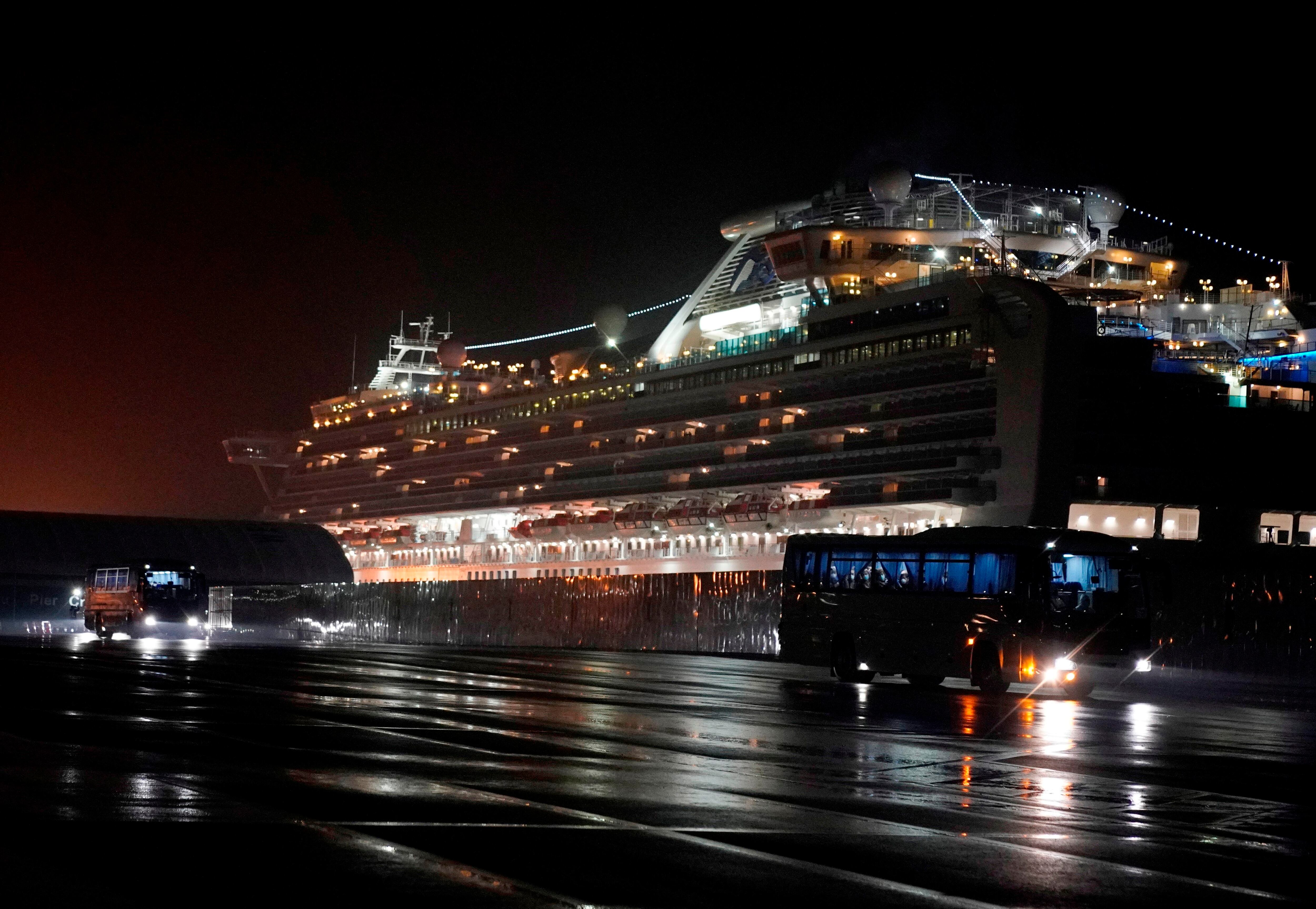 El Diamond Princess, varado en Japón.