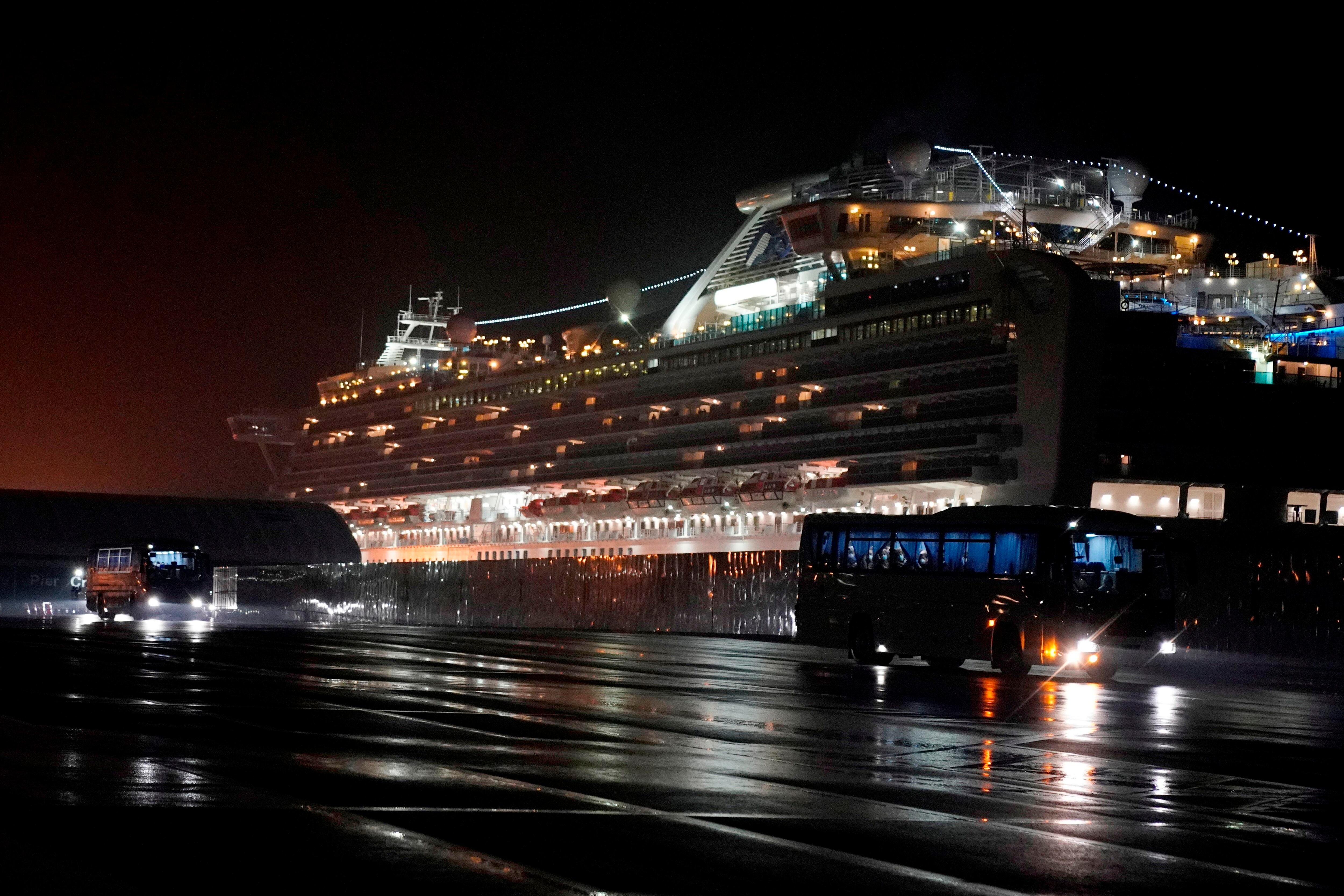 El Diamond Princess, varado en Japón.
