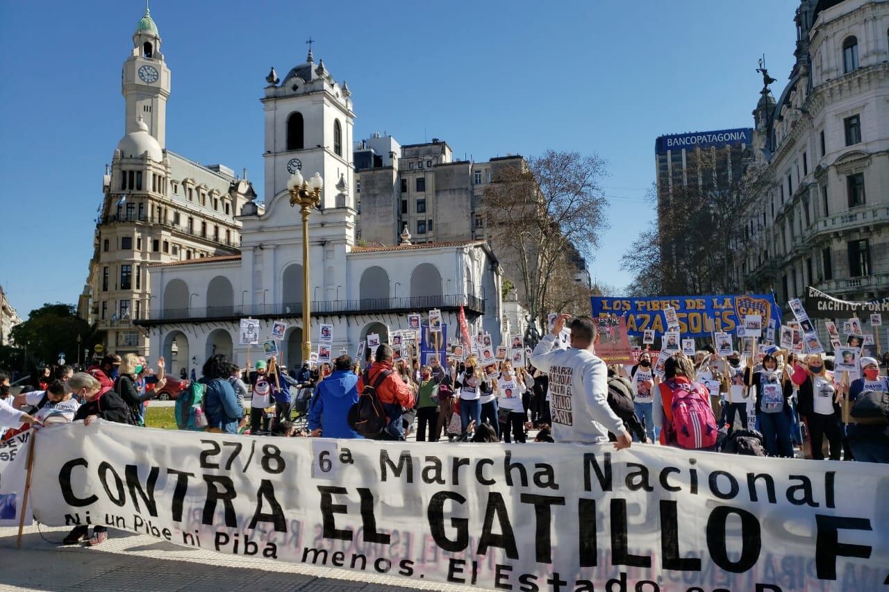 La convocatoria confluyó en Plaza de Mayo.