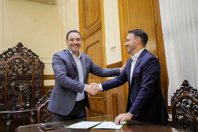 Gustavo y Juan Pablo Valdés, gobernador actual y gobernador electo de Corrientes.