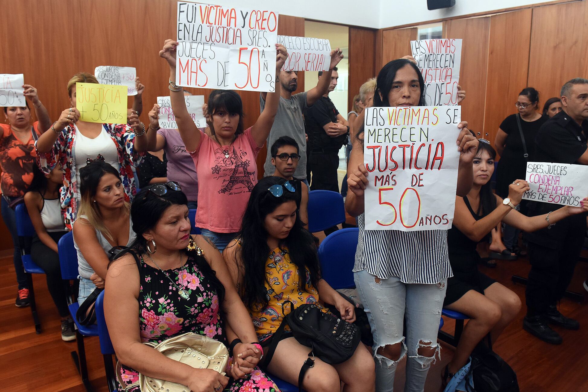 Las víctimas y sus familiares reclamaron una condena ejemplar, y festejaron su consecución.