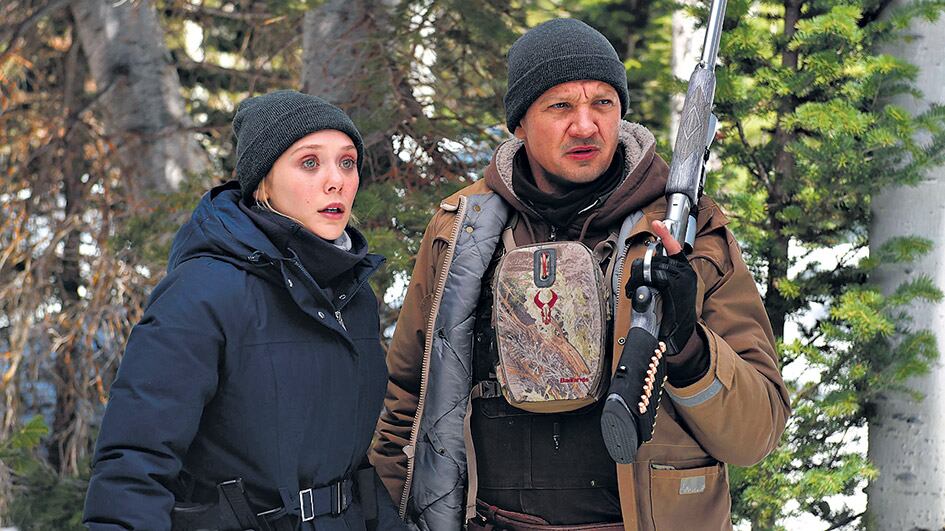 Olsen y Renner en un paisaje que funciona como alegoría de otros fríos y desolaciones.