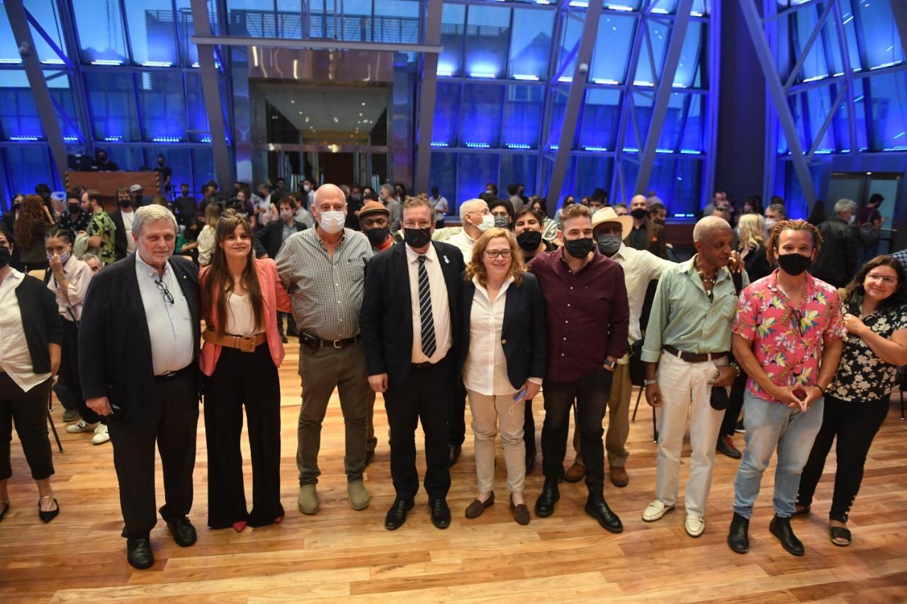 Funcionarios y representantes de la industria audiovisual en la presentación en el CCK.