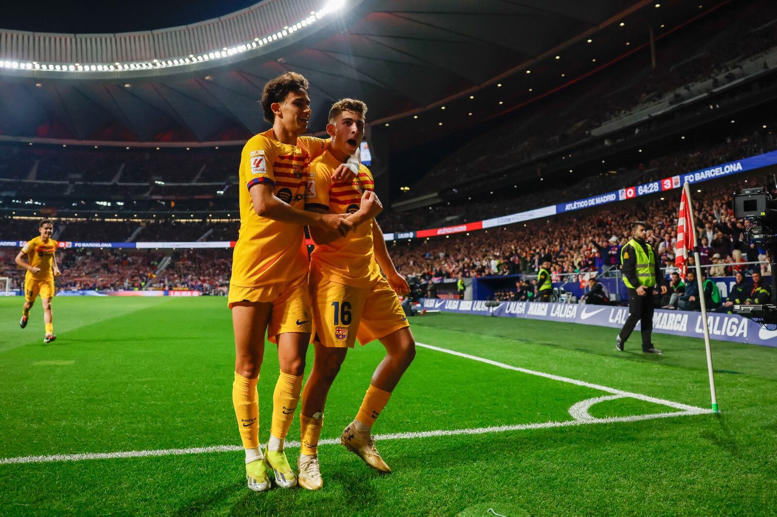 El juvenil Fermín López selló la goleada de Barcelona ante el Aleti