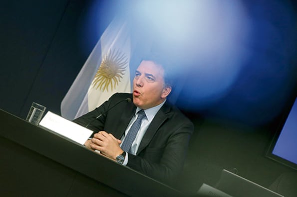 Hasta hace pocas semanas, Dujovne se vanagloriaba de “sobrecumplir” las metas. Pero ya no le sobra nada.