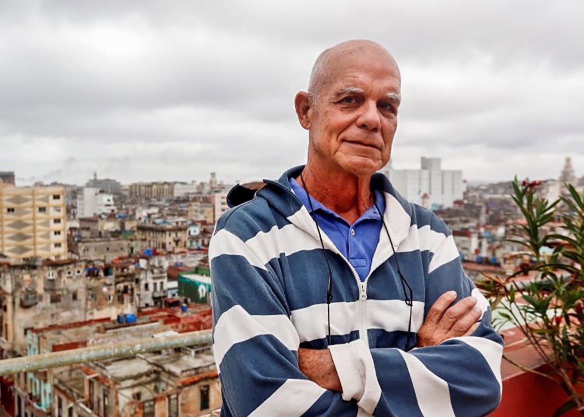 "Tengo un gran rechazo a los excesos lingüísticos", afirma Pedro Juan Gutiérrez.