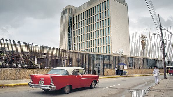 Trump redujo de manera ostensible el personal en la Oficina de Intereses de La Habana.