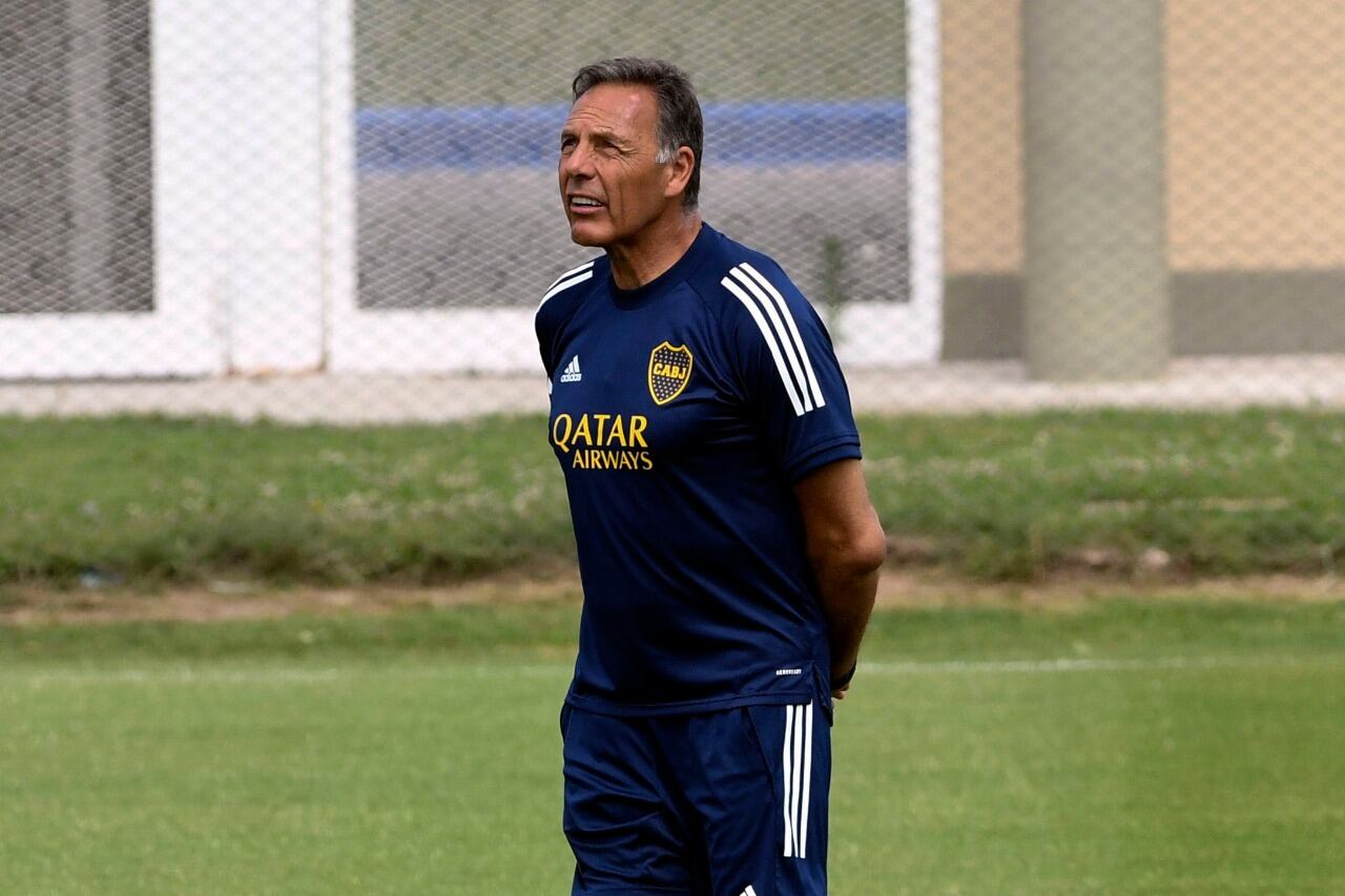Russo se podría perder las primeras prácticas de Boca.