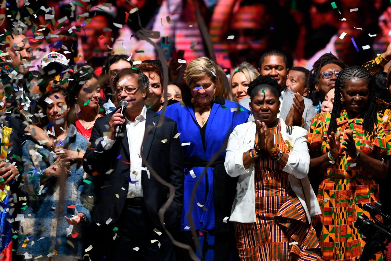 Gustavo Petro y Francia Márquez a la hora del festejo.
