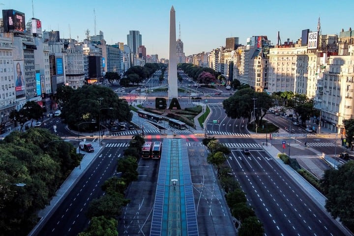 La avenida 9 de julio en los inicios de la cuarentena. 