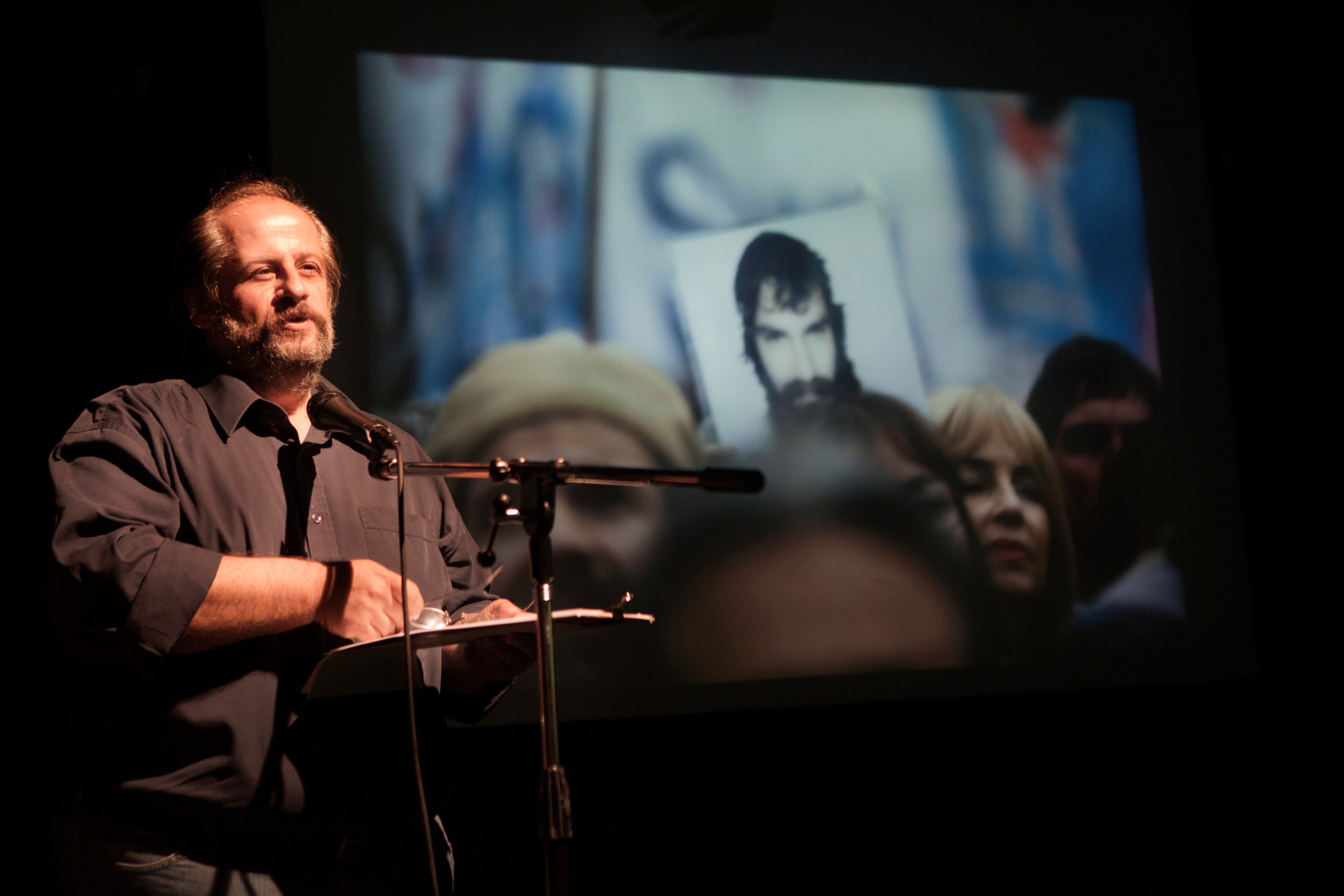 "Néstor fue un tipo que gobernó sacándose el polvo del derrumbe de los hombros", dice Campana.