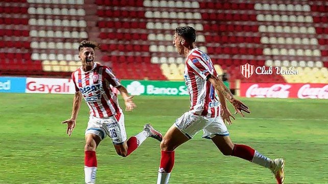 González grita con el alma el 2-0 para el Tatengue.