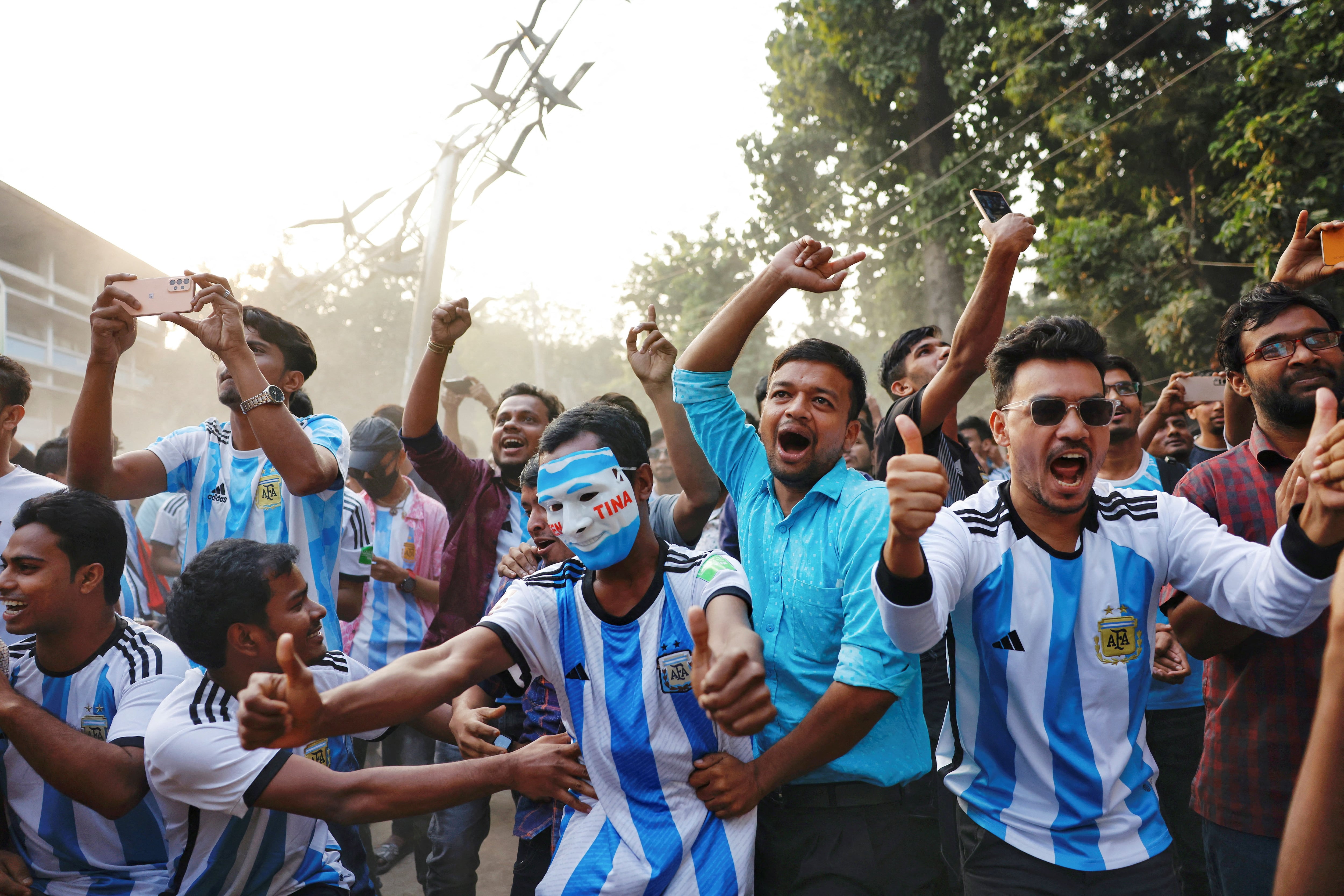impatizantes de la selección argentina en Bangladesh. Imagen: NA.