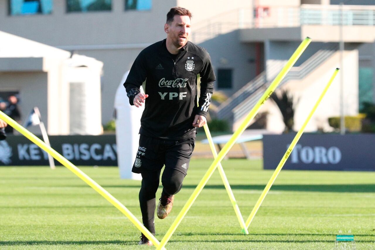 Messi se entrenó en Ezeiza