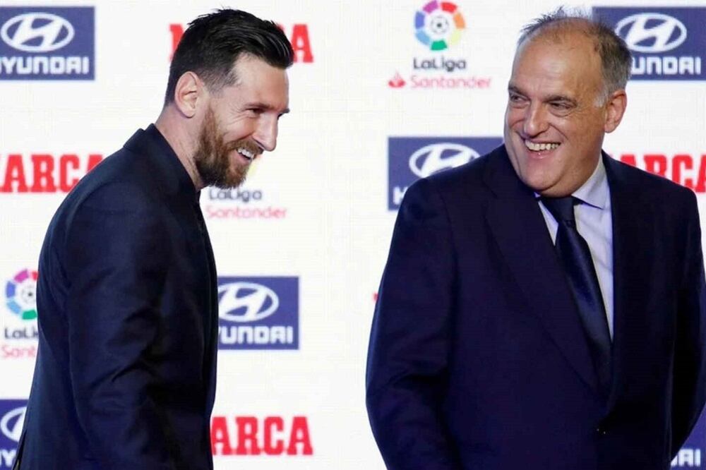 Otros tiempos, cuando Messi y Tebas compartían un acto protocolar de la Liga española