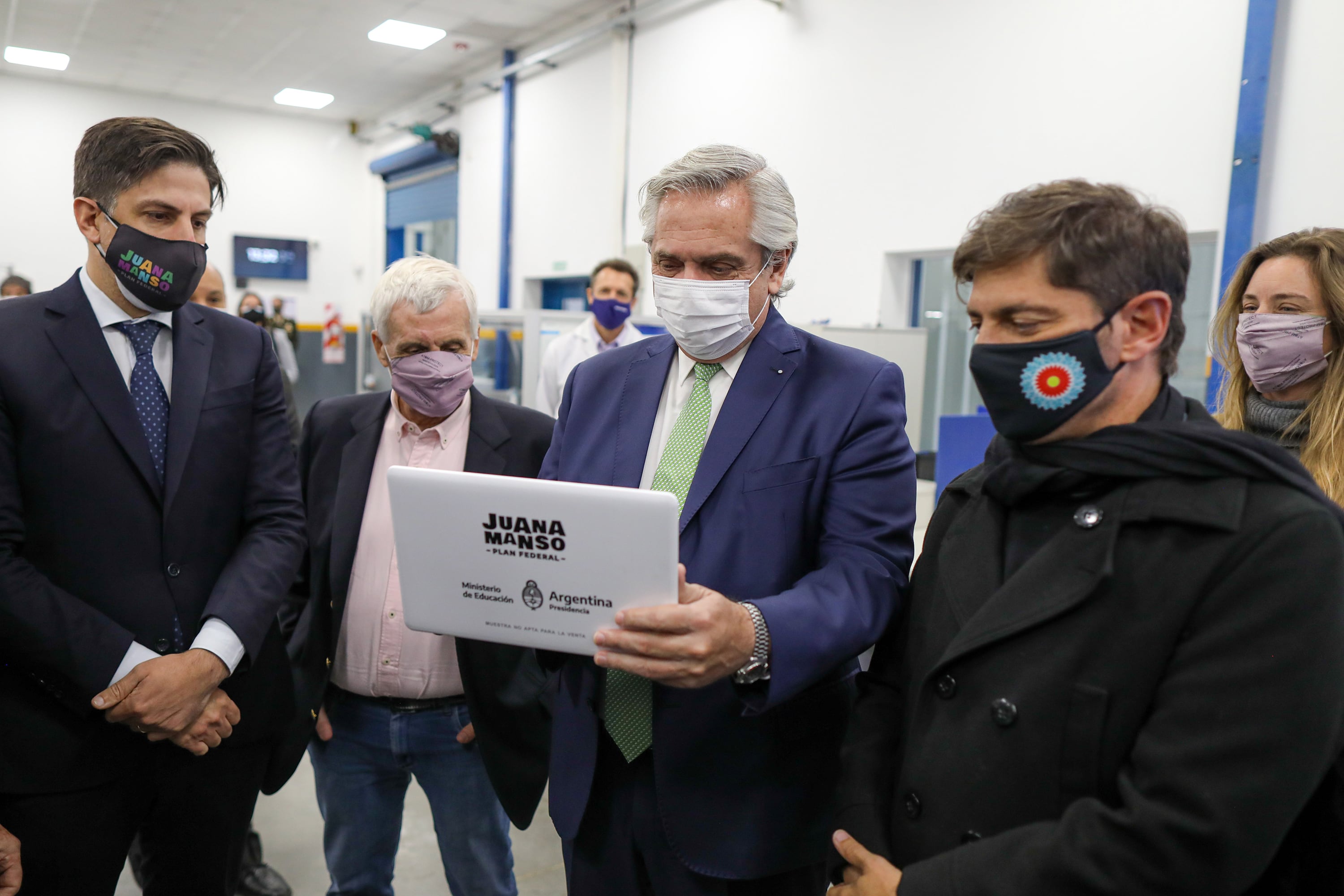 El Presidente anunció la entrega de 633 mil notebooks a estudiantes secundarios de todo el país. 