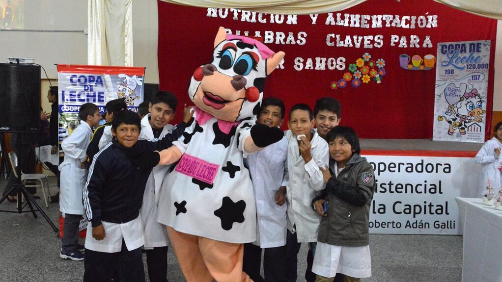 Copa de Leche, uno de los programas que llevan adelante las cooperadoras