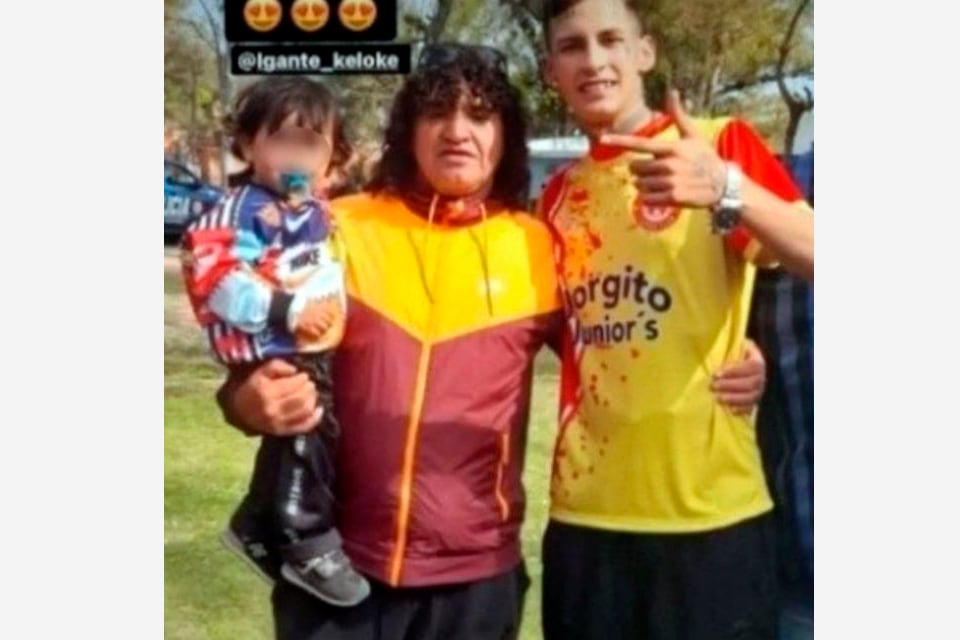 La foto del Viejo Cantero y L-Gante no sería ajena a las balaceras del domingo a la noche. 