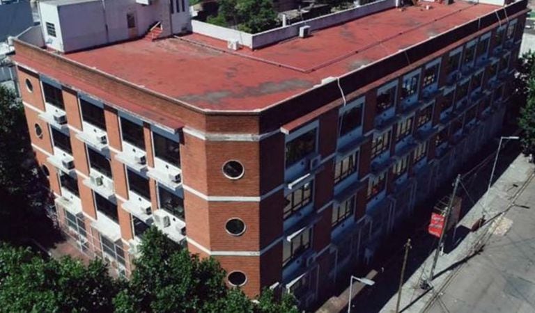 El dueño del inmueble acusa la falta de pago de 40 mil dólares mensuales.