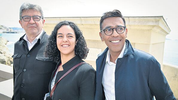 Jean-Luc Melenchon, Manon Aubry y Younous Omarjee, de Francia Insumisa, en un acto en Marsella.