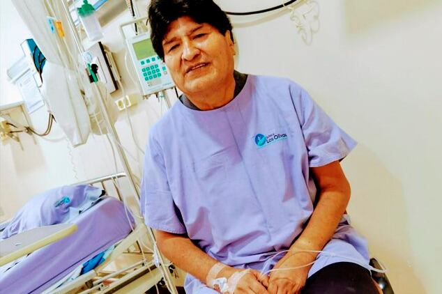 "Me siento muy bien, bajo control de una junta médica en clínica Los Olivos", tuiteó Morales.