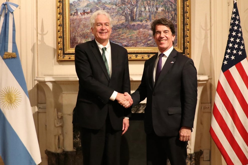 Nicolás Posse con el jefe de la CIA William Burns