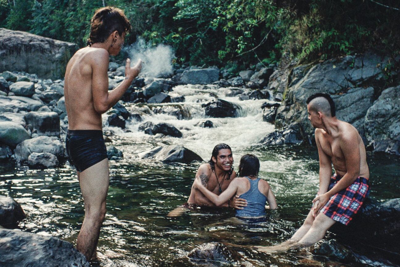 Fósforos mojados, de Sebastián Duque, es una suerte de Pizza, birra, faso colombiana. 