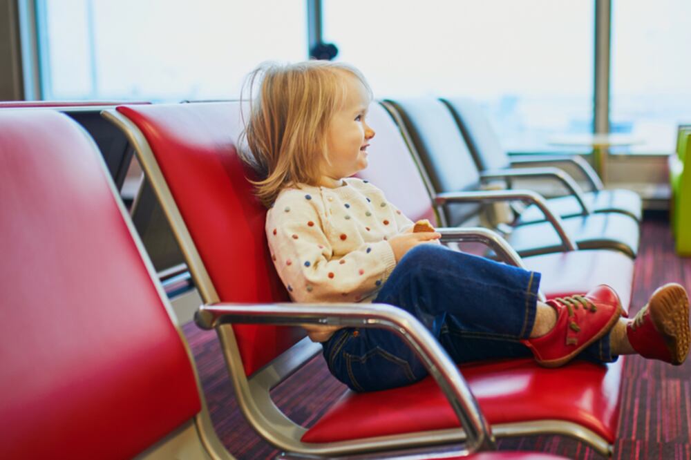 Habilitaron el trámite instantáneo en fronteras y aeropuertos de autorización para la salida del país de niños y adolescentes.