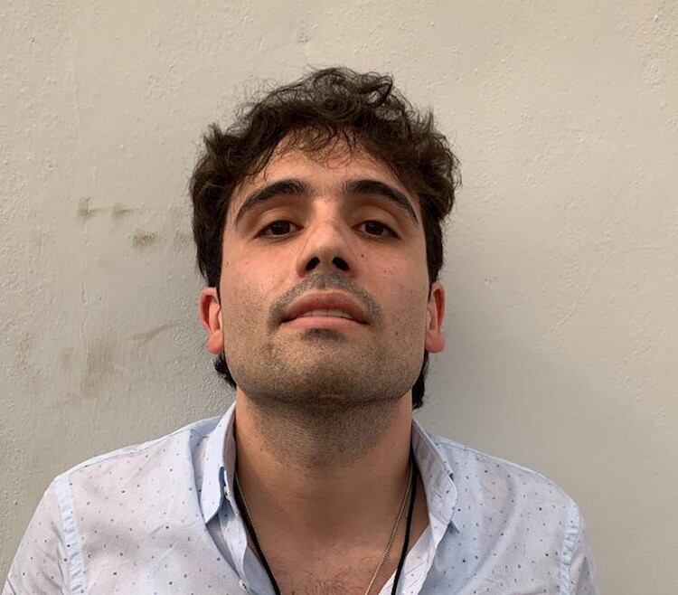 El hijo del Chapo, con mirada desafiante. 