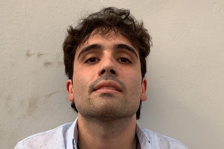 El hijo del Chapo, con mirada desafiante.