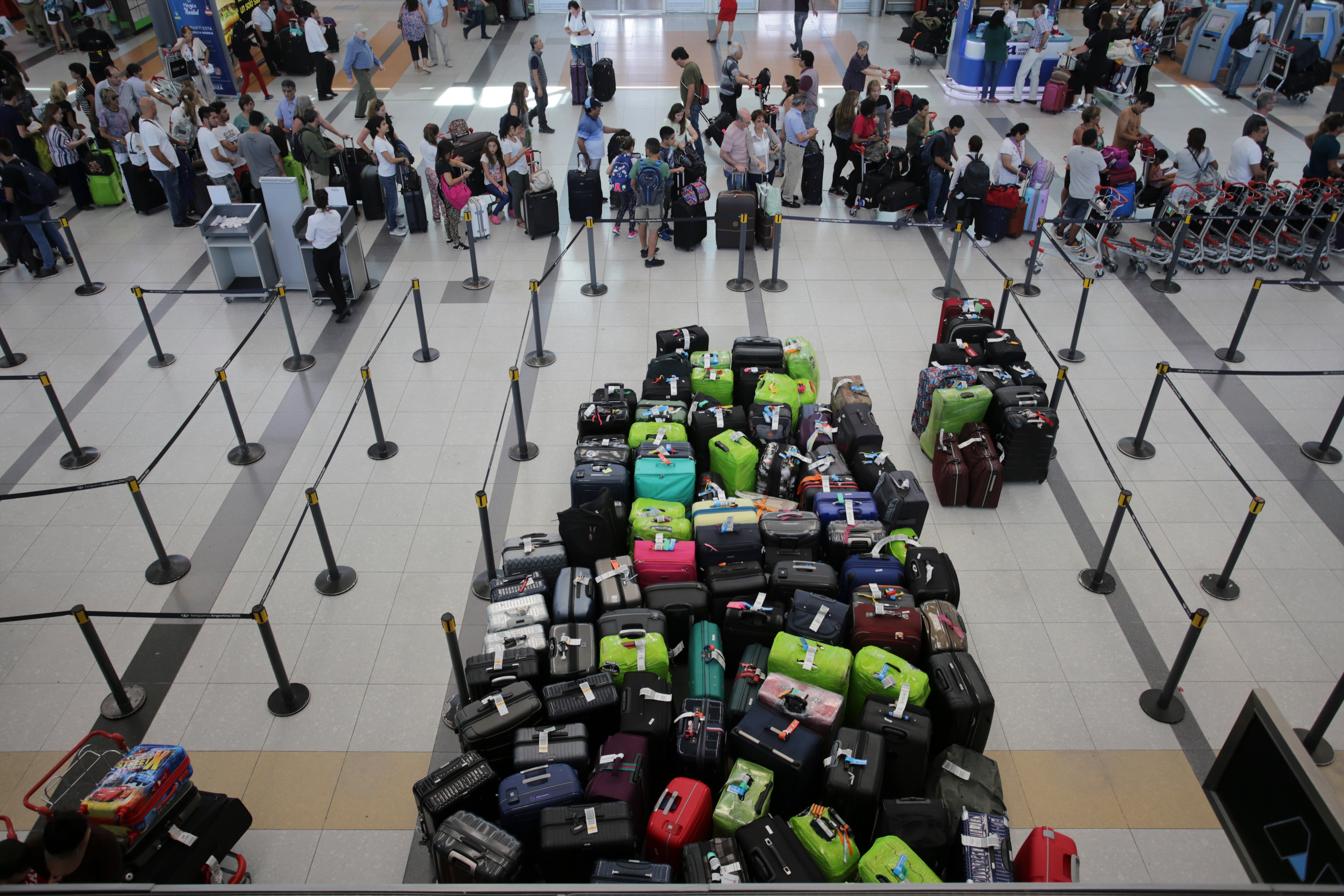 Los viajes al exterior en mayo superaron en 45,8% a los del año pasado 