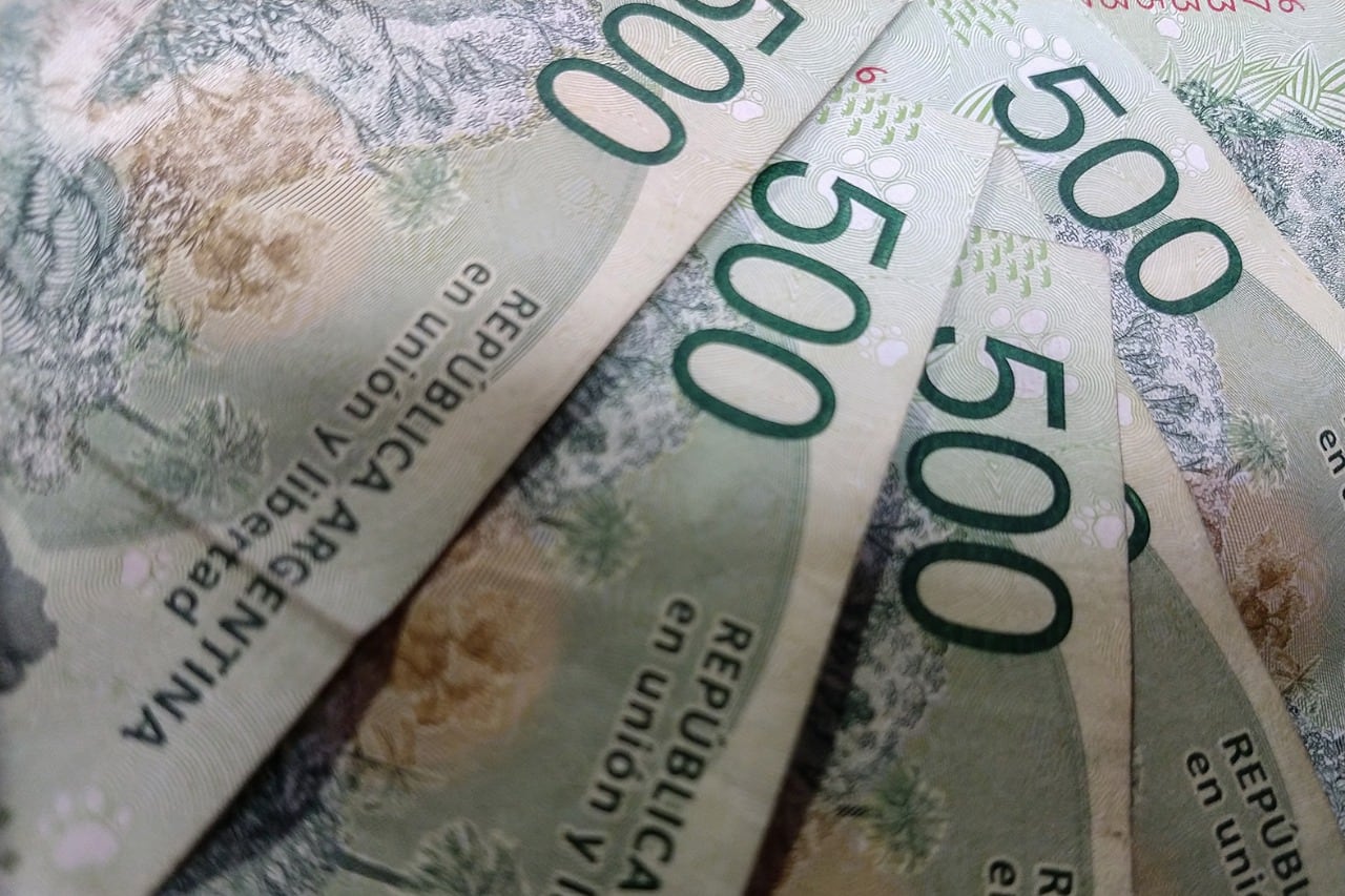 La fuerte recesión que provoca la cuarentena genera una caída fuerte de las importaciones.