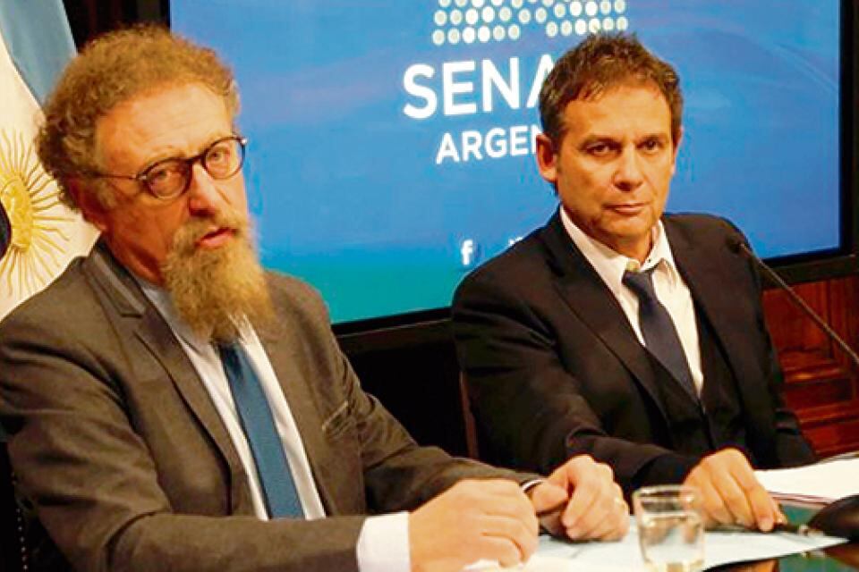 Alonso trabajó en la Secretaría General de Presidencia bajo este gobierno.  