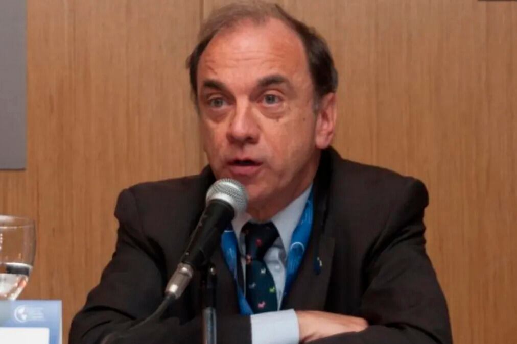 Después de que se revelara que había visitado a Mauricio Macri en la quinta de Olivos, el fiscal ante la Casación Raúl Plée --uno de los influyentes de Comodoro Py-- reconoció que permaneció en el cargo a pedido del entonces presidente.