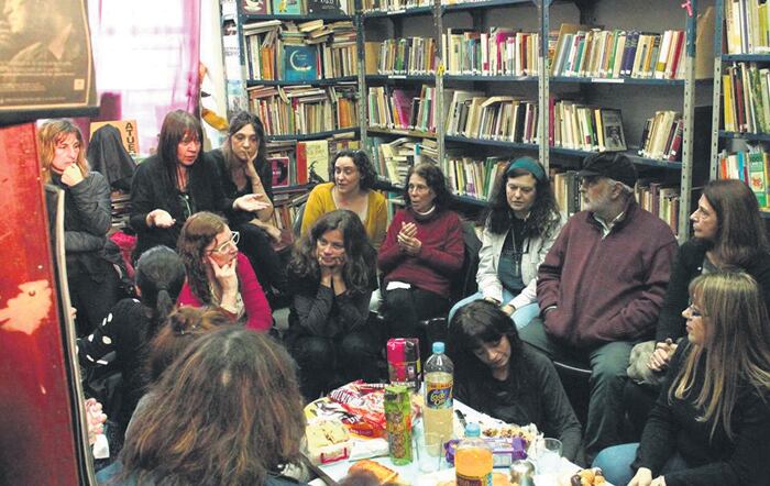 “Es aberrante que en las escuelas se persiga a docentes y alumnos que hablan de política”, dice el LIJ.