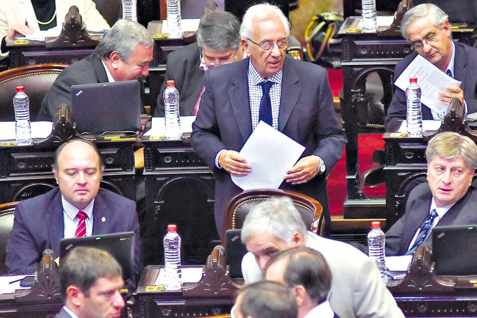 El Ejecutivo condiciona “el envío de fondos al ajuste y los despidos”, dijo Héctor Recalde.