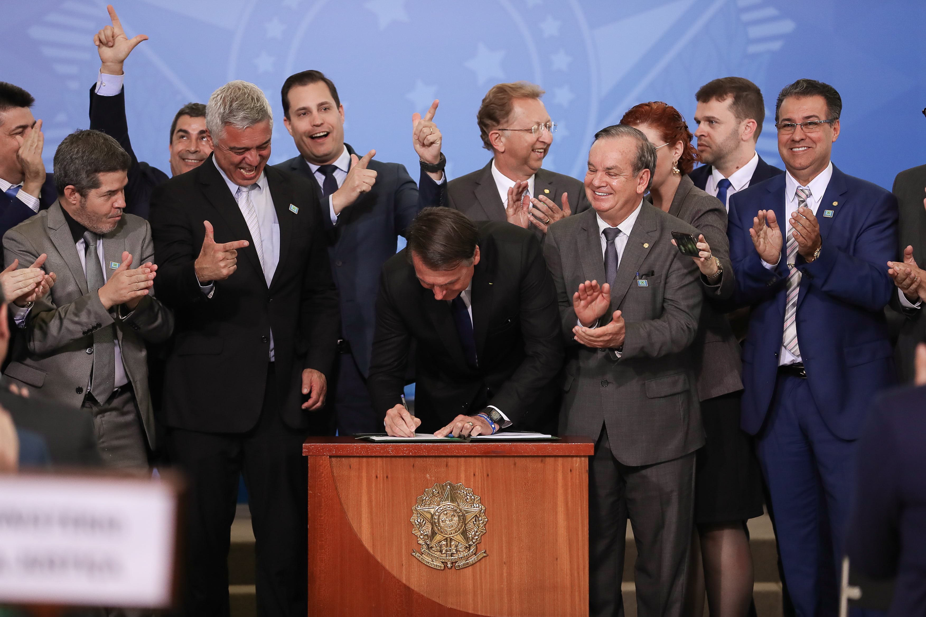 Firma del decreto del nuevo reglamento sobre el uso de armas / Marcos Corrêa, Presidencia de Brasil