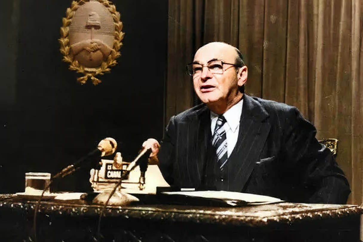 Celestino Rodrigo era ingeniero industrial y tenía por entonces sesenta años.