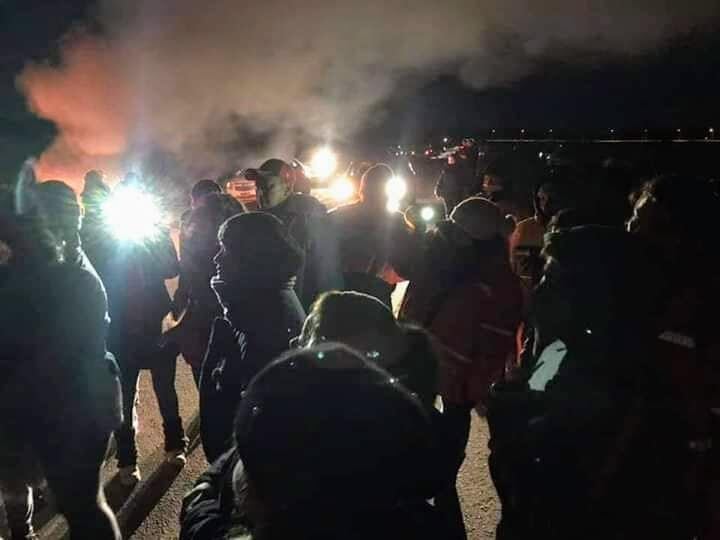 Los petroleros se unieron a los estatales en las rutas y las fuerzas de seguridad se retiraron.