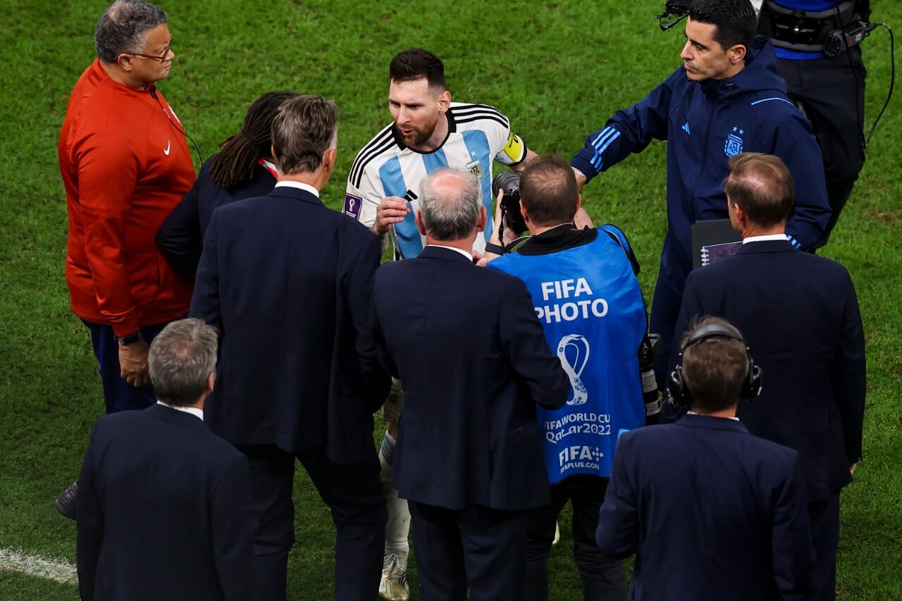 Messi, Davids y van Gaal. Óleo sobre lienzo.