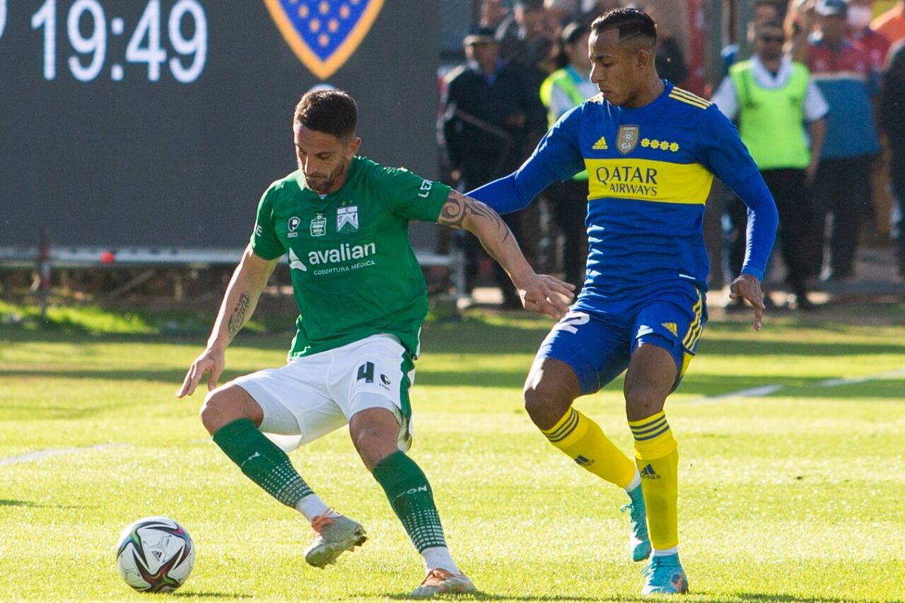 Villa marcó el único gol en La Rioja ante Ferro