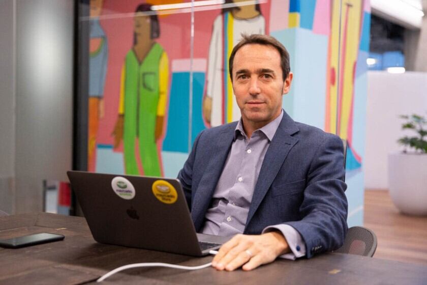 El cruce de Marcos Galperín y una usuaria en X por las horas extra que no paga Mercado Libre.