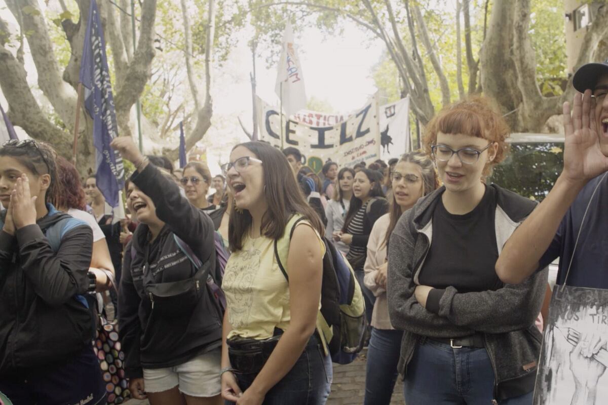 Algo se enciende, de Luciana Gentinetta, tendrá funciones del 18 al 21/11 y del 25 al 28/11 en el CC San Martín