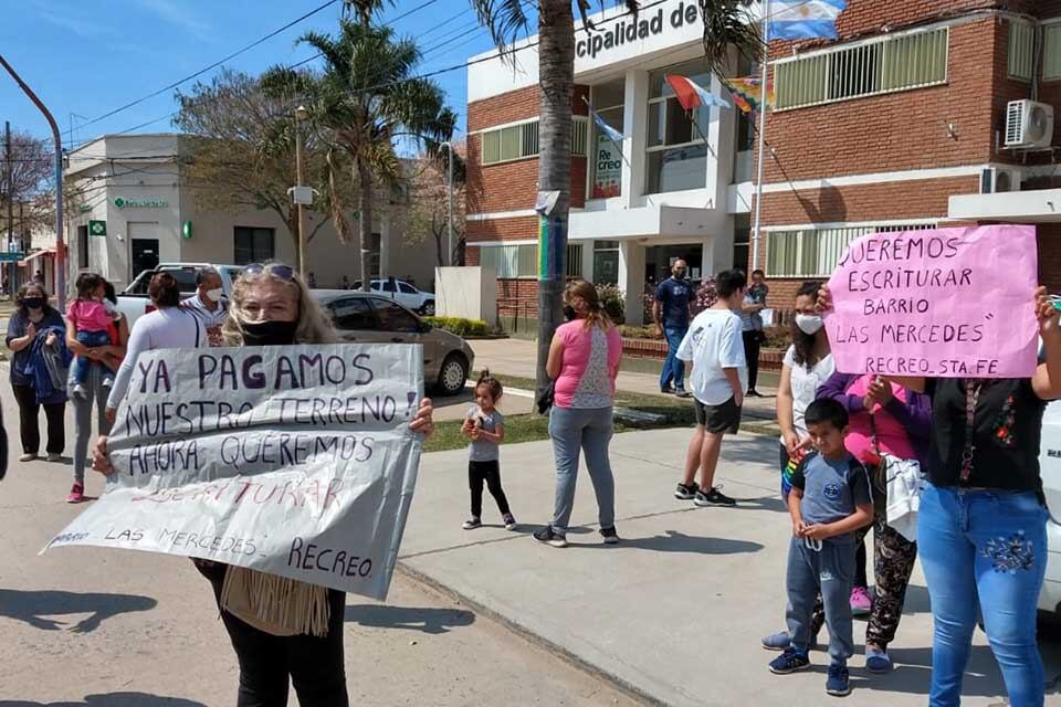 La estafa también alcanza a 200 familias que no pueden escriturar.