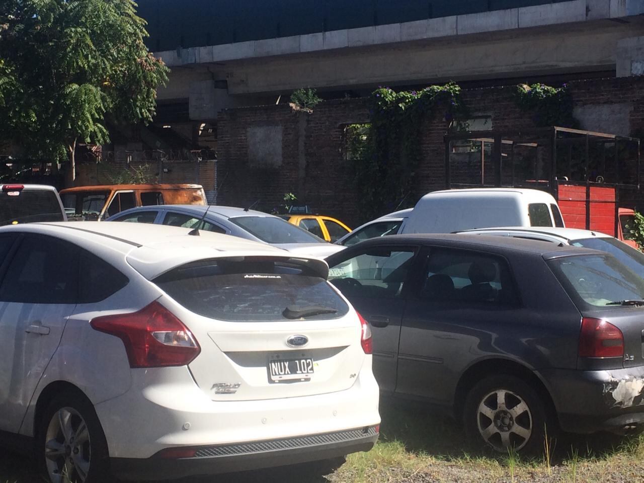 El depósito de vehículos en Humboldt 550 es ilegal.