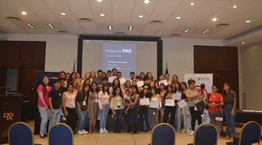 Jóvenes del programa PAE