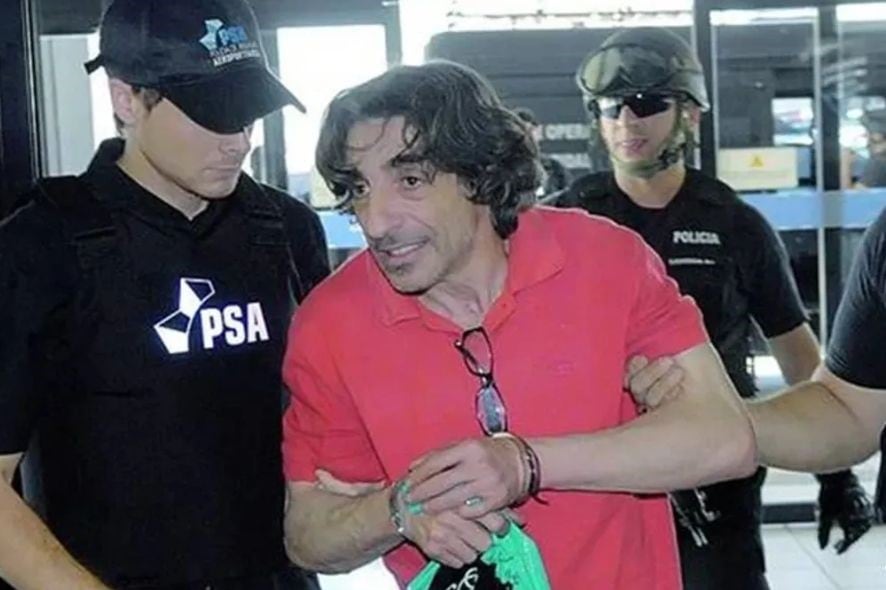 Álvarez González se encontraba detenido en el Complejo Penitenciario Federal número 1 en Ezeiza desde 2011.