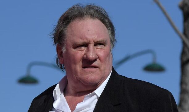 El juicio contra Gérard Depardieu, programado para este lunes en París, fue aplazado.